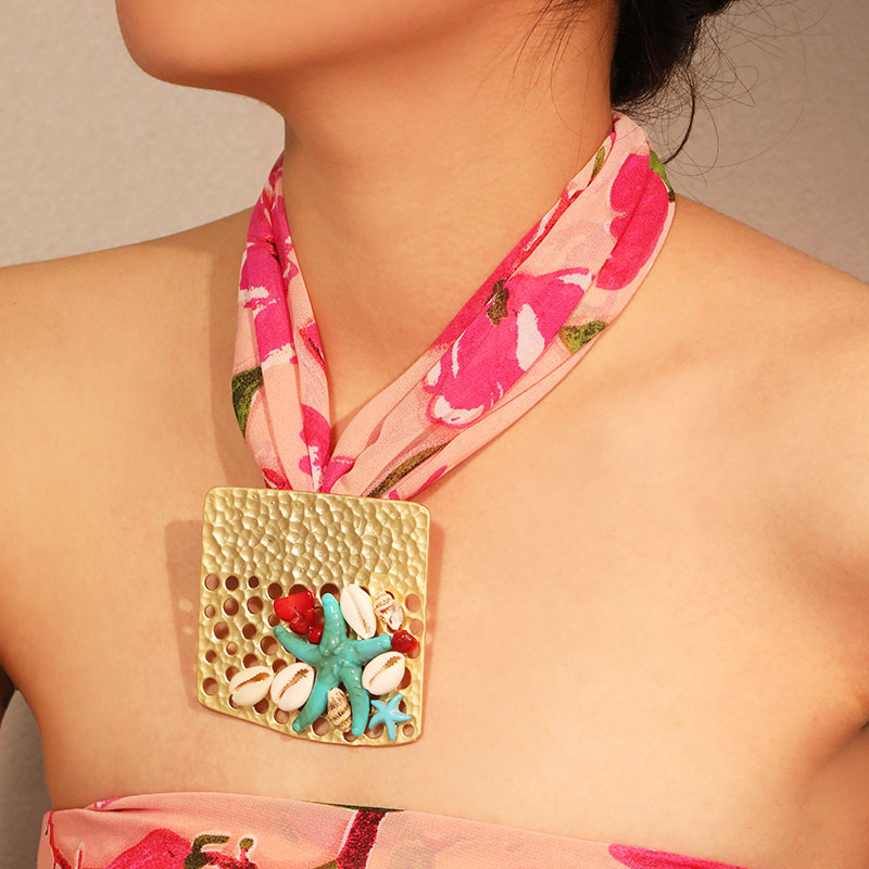 Bohemian Alloy Necklaee